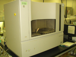 DNA sequencer